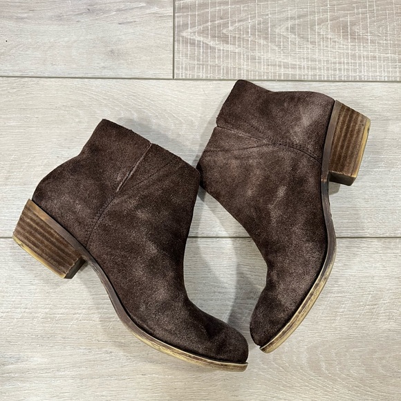Lucky Brand Shoes - LUCKY BRAND brown suede benissa heeled booties size 9
